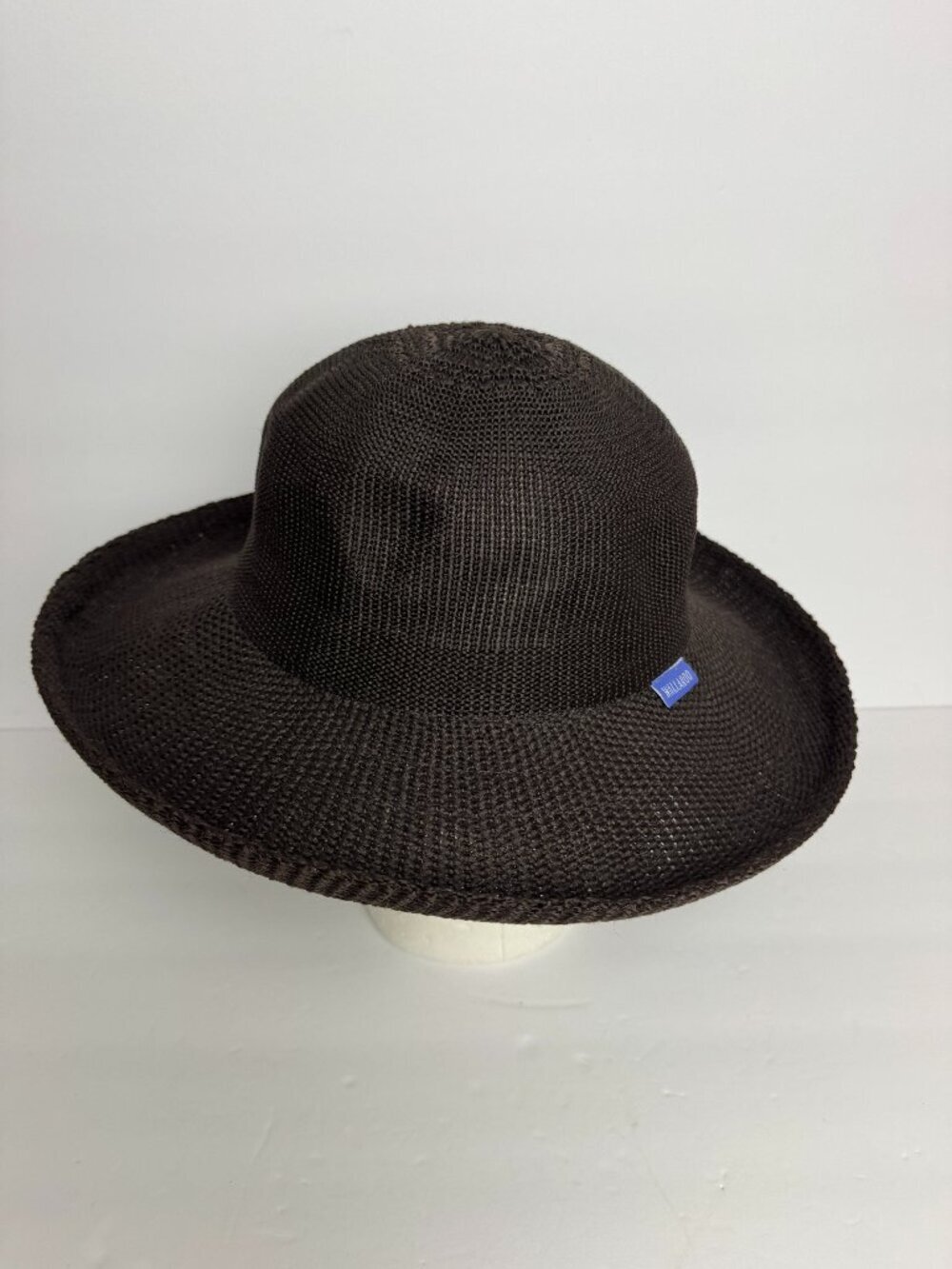 NWOT Wallaroo Sun Hat Victoria Dark Chocolate Color